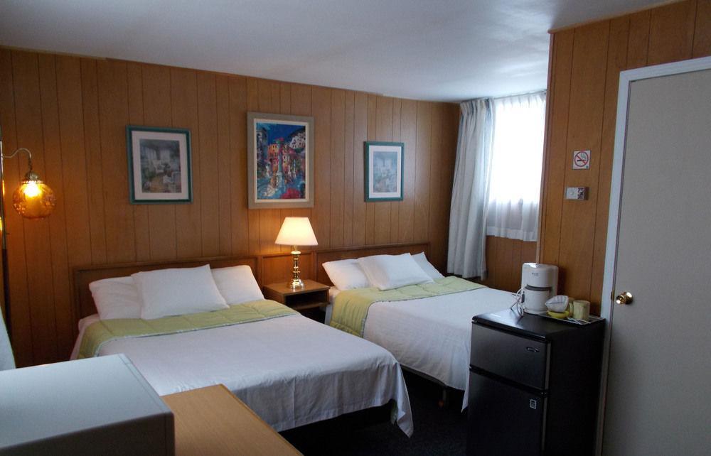 Frontiersman Motel Latchford Buitenkant foto