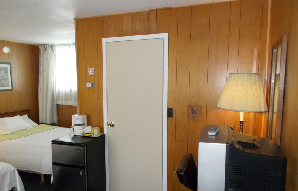 Frontiersman Motel Latchford Buitenkant foto